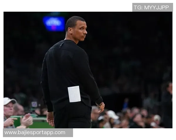 怀特谈马祖拉理念强调多元影响赢球不应以投篮表现自我定义 怀特谈马祖拉理念强调多元影响赢球不应以投篮表现自我定义