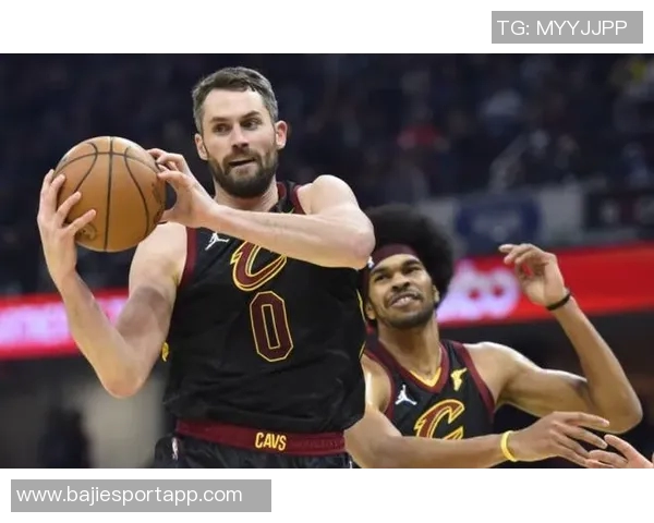 怀特闪耀全场29分钟内高效砍下30分7板9助助球队获胜